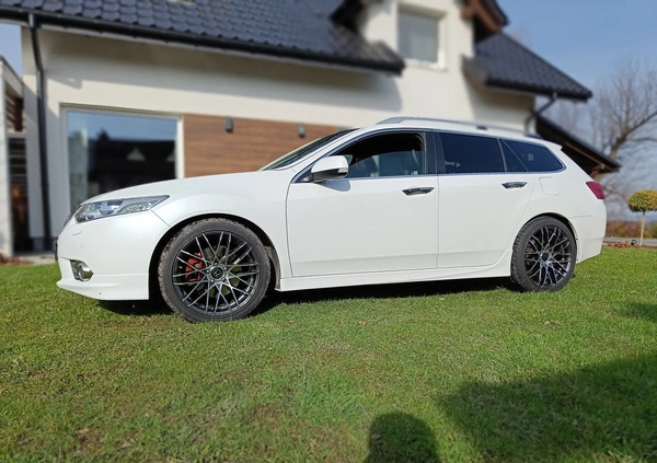 Honda Accord cena 61498 przebieg: 126000, rok produkcji 2014 z Gorlice małe 436